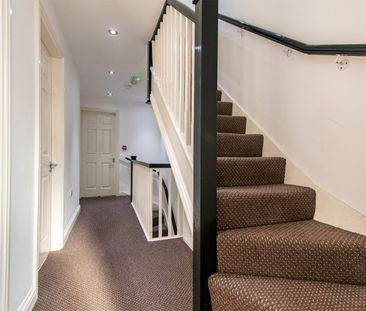 6 Bed Terraced House, Cottesmore Road, NG7 - Photo 2