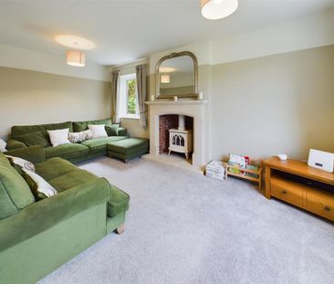 4 bedroom semi-detached house to rent - Photo 2