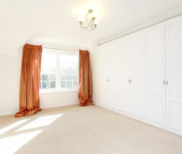 4 bedroom semi-detached house to rent - Photo 3
