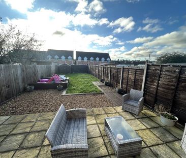 3 bedroom end of terrace house to rent - Photo 2