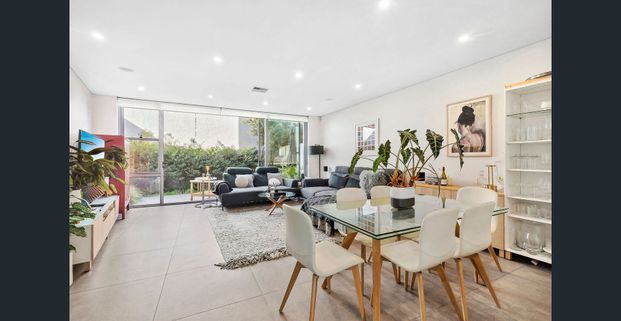 Stylish 3-Bedroom Townhouse Offering Urban Lifestyle, Quality & Prestige - Photo 1