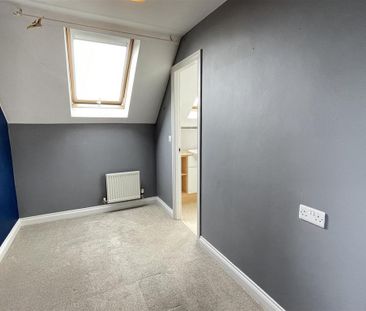 3 bedroom end of terrace house to rent - Photo 4