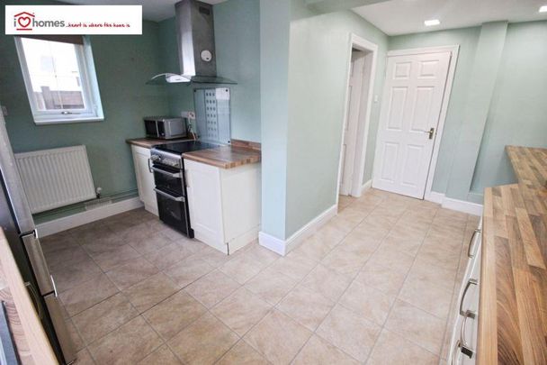 3 bedroom semi-detached house to rent - Photo 1