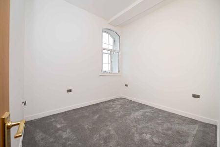 2 bedroom ground floor flat to rent - Photo 3