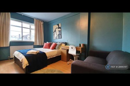 2 bedroom flat to rent - Photo 3