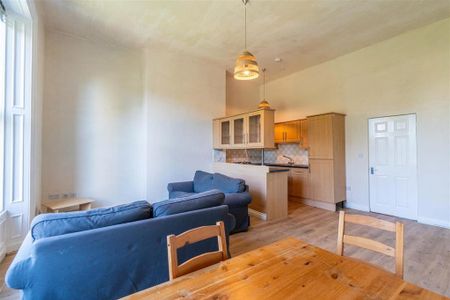 3 bedroom apartment to rent - Photo 2