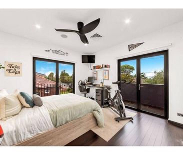Entire Top Floor in Luxury Duplex - Photo 6