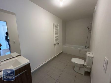 Location Appartement 2 pièces 43m² NEUILLY SUR MARNE 93330 - Photo 2