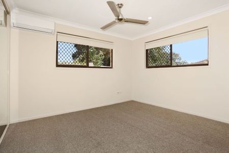 Exceptional 3 Bedroom Duplex off Bundall Road - Photo 3