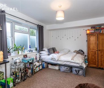 6 bedroom detached house to rent - Photo 5