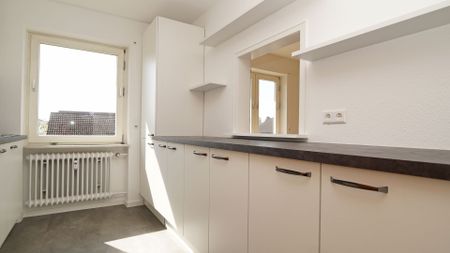 Renovierte 3-Zi-Wohnung mit neuer Küche in - Foto 3