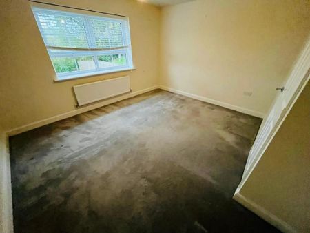 4 bedroom semi-detached house to rent - Photo 2