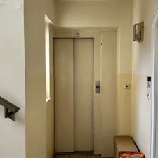 Tolle 3-Zimmer DG-Wohnung mit Balkon - teilweise hohe Räume im Altbau mit 1xSchlafzimmer in den Innenhof - WG geeignet - Photo 3