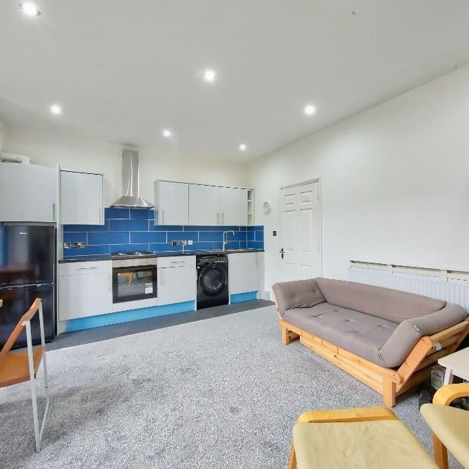 1 Bed Flat, Eardley Road, SW16 - Photo 1