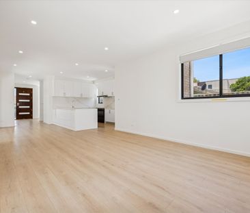 1/52 Lower Dandenong Road, Parkdale VIC 3195 - Townhouse For Rent |... - Photo 1