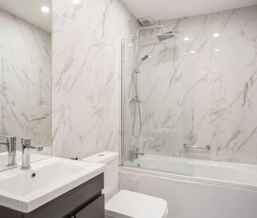 2 bedroom flat to rent - Photo 4