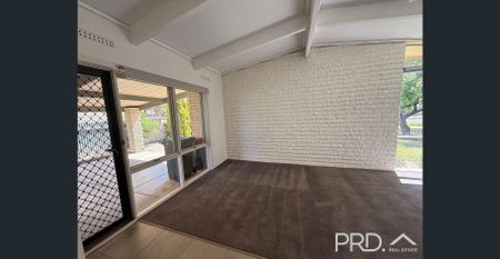 3 BEDROOM FAMILY HOME - Photo 4