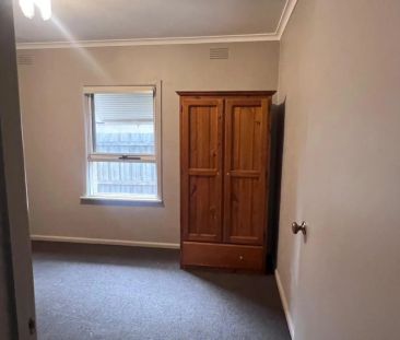 Large Family Home - Photo 5