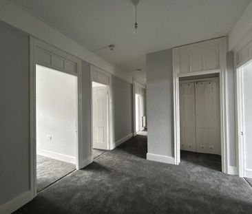 3 bedroom flat to rent - Photo 5