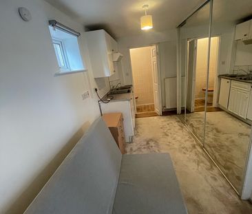 Room in a Shared House, Higham Station Avenue, E4 - Photo 2