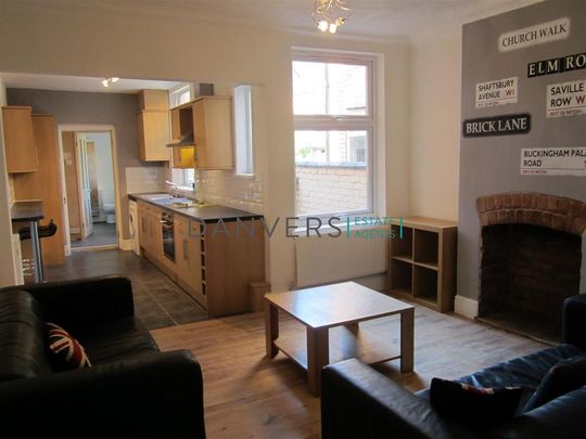 4 bedroom terraced house to rent - Photo 1