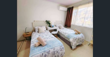 Quality spacious 3 bedroom townhouse - Photo 3