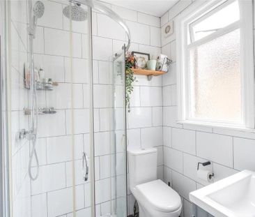 Maisonette to rent - Adamsrill Road, London, SE26 - Photo 5