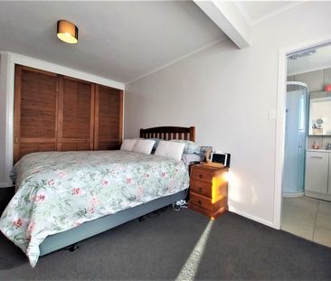 Wonderful Quiet Family Home - Photo 5