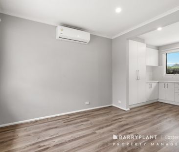 Stylish Family Home in Prime Donvale Location – Zoned for East Donc... - Photo 2