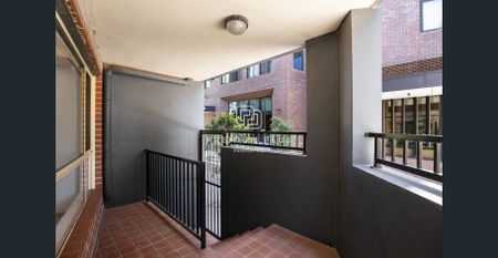 Expansive Living, Fresh Interiors & Private Entry in a great location - Photo 3