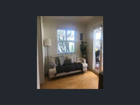 Family Home in Warradale - Photo 2