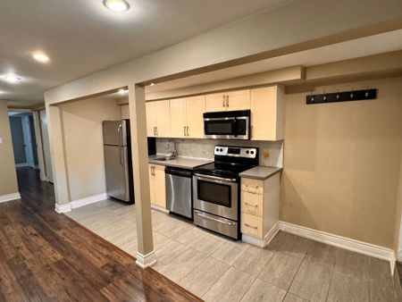 For Lease - 457 Annette Street, Toronto, Ontario - Photo 4