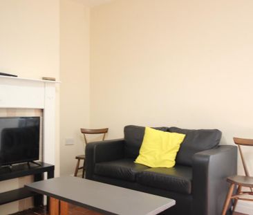 6 bedroom semi-detached house to rent - Photo 2