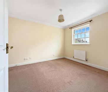 3 bedroom link detached house to rent - Photo 3