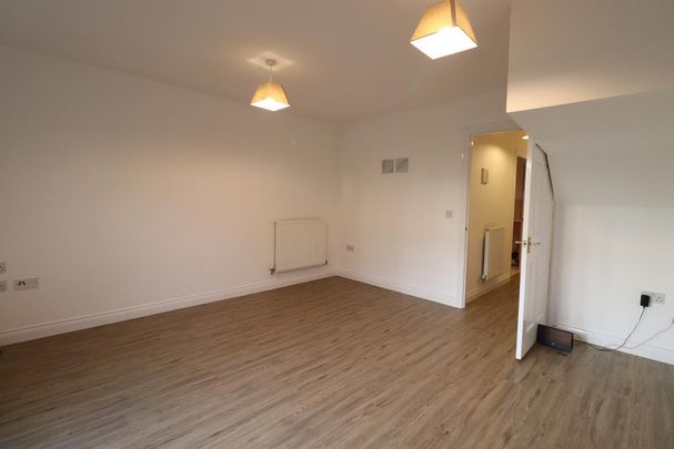 2 bedroom terraced house to rent - Photo 1