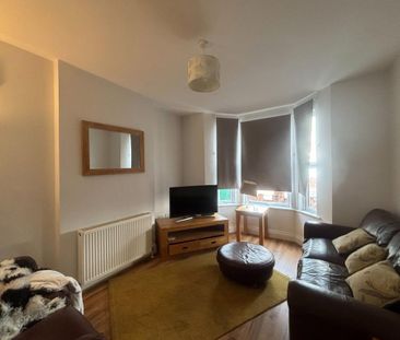 5 bedroom end of terrace house to rent - Photo 1