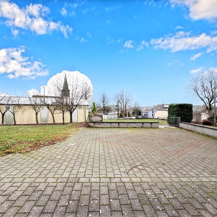 Haus 4 Zimmer zu vermieten in Gruemmelscheid - Photo 1