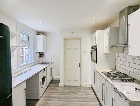 London Road, South Stifford, Grays, RM20 - Photo 4