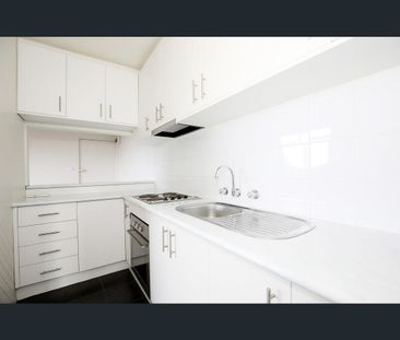 6/1 Fuller Street, Essendon, Vic 3040 - Photo 4