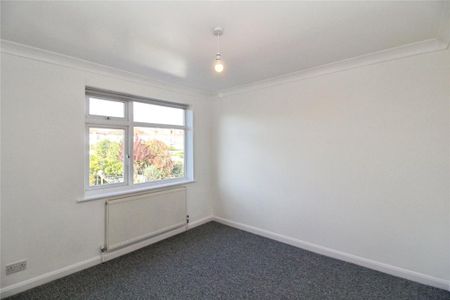 3 bedroom end of terrace house to rent - Photo 4
