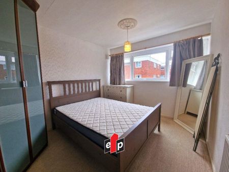 2 Bed Flat For Rent - Photo 2