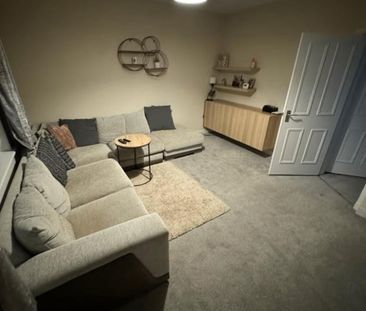 Room in a Shared House, Broomlea Crescent, EH12 - Photo 2