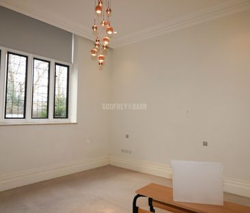 Courtyard House Mill Hill NW7 - Photo 1
