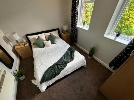 2 bedroom flat to rent - Photo 2