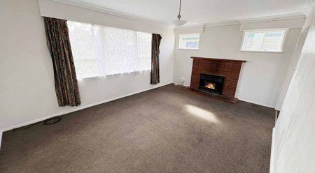 LEVIN - 3 BEDROOM - Photo 5