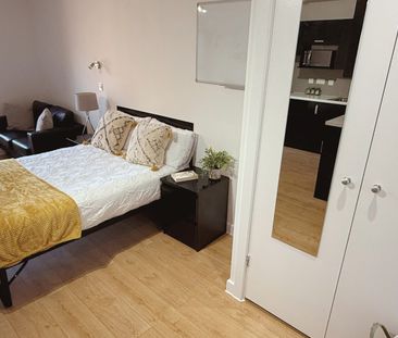 Studio Flat, London Road, LE2 - Photo 1