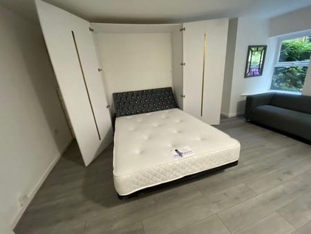 1 bedroom Flat To Let - Photo 4