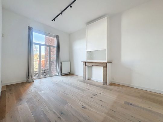 Duplex met twee slaapkamers in Saint-Gilles - Photo 1