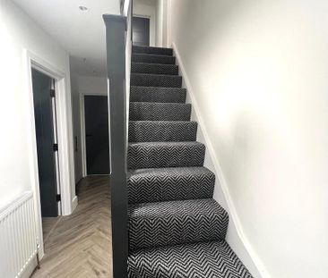 5 bedroom semi-detached house to rent - Photo 3