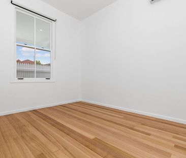 Fully Renovated Victorian in Prime Richmond - Photo 5